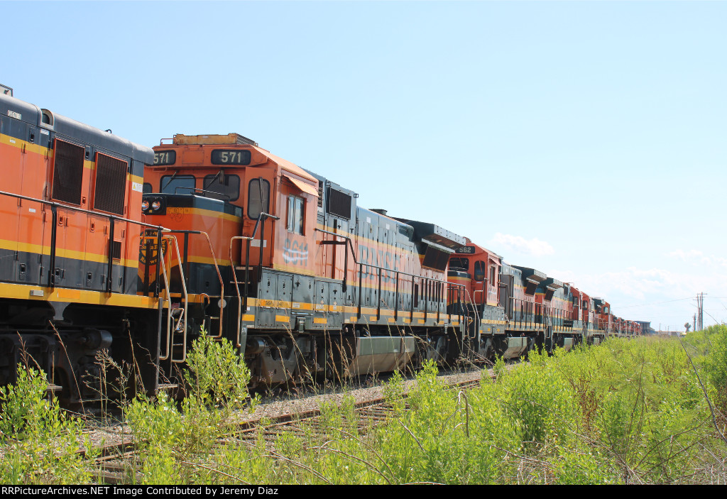 BNSF B40-8s